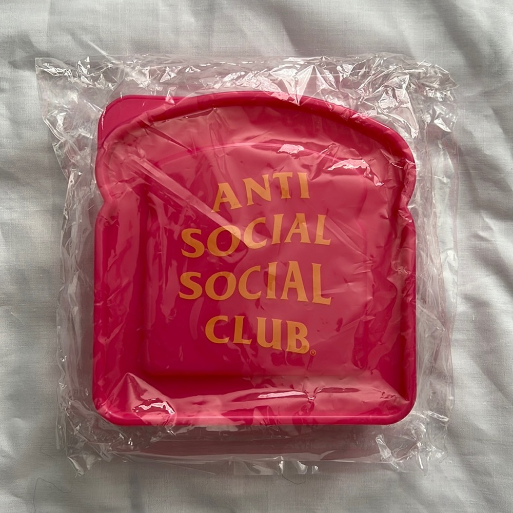 AntiSocialSocialClub Sandwich box